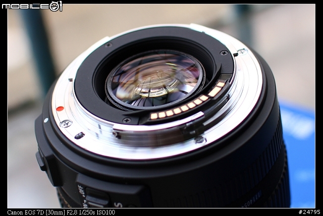 [不專業簡單開箱]Sigma 17-50mm F2.8 EX DC OS HSM