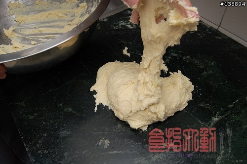[烘焙菜鳥日誌] 爆很大的「葡萄司康餅」(Scone) ~味道還不賴呢！