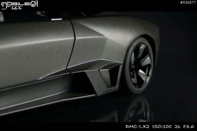 [1/18]地表上的戰鬥機 － Reventon