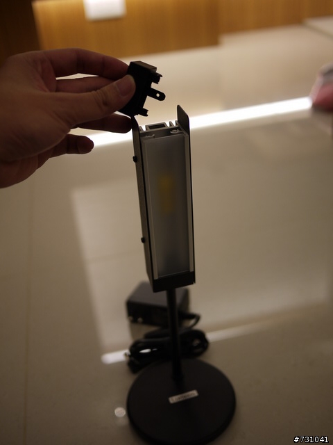 [LED燈DIY安裝開箱] 手癢  自己DIY裝了幾個小燈 還有氣氛檯燈 HOLA買的LUMEOS LED燈