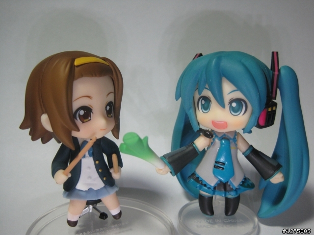 [開箱]就愛小黏土人之 K-ON! 輕音部 五人集合(同場加映V家溝來亂~~~)