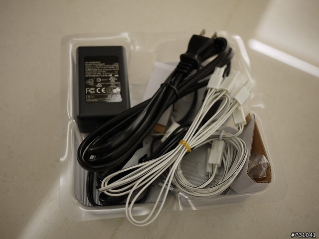 [LED燈DIY安裝開箱] 手癢  自己DIY裝了幾個小燈 還有氣氛檯燈 HOLA買的LUMEOS LED燈