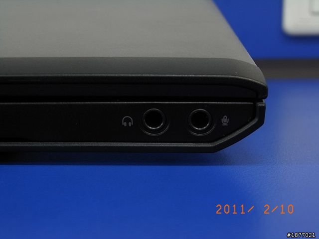 [不專業開箱文]輕薄筆電機種 DELL V130