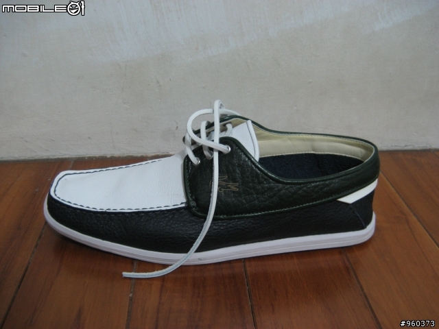 [開箱] 新年到~~ 穿新鞋~~ LACOSTE