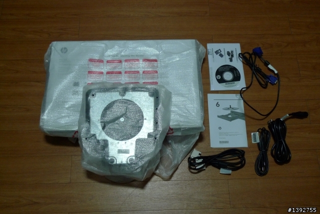 [小東西開箱] HP Compaq LA2405wg