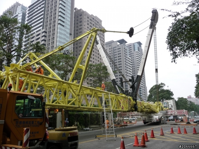 LIEBHERR-1200T吊車上工了 "2/16日新增巨怪躺下照片(拆除)"