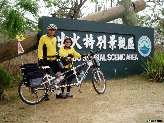 協力車~集合簽名報到處~有 27部協力車了