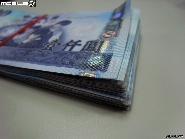 [簡易開箱文] 7D+15-85 終於入手了，自我實用評測、漢博區、相機王、億華購買心得。(持續更新)