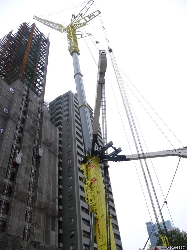 LIEBHERR-1200T吊車上工了 "2/16日新增巨怪躺下照片(拆除)"