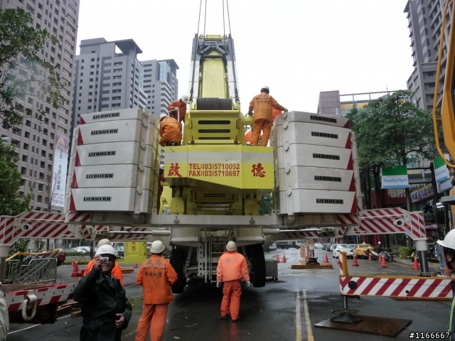 LIEBHERR-1200T吊車上工了 "2/16日新增巨怪躺下照片(拆除)"