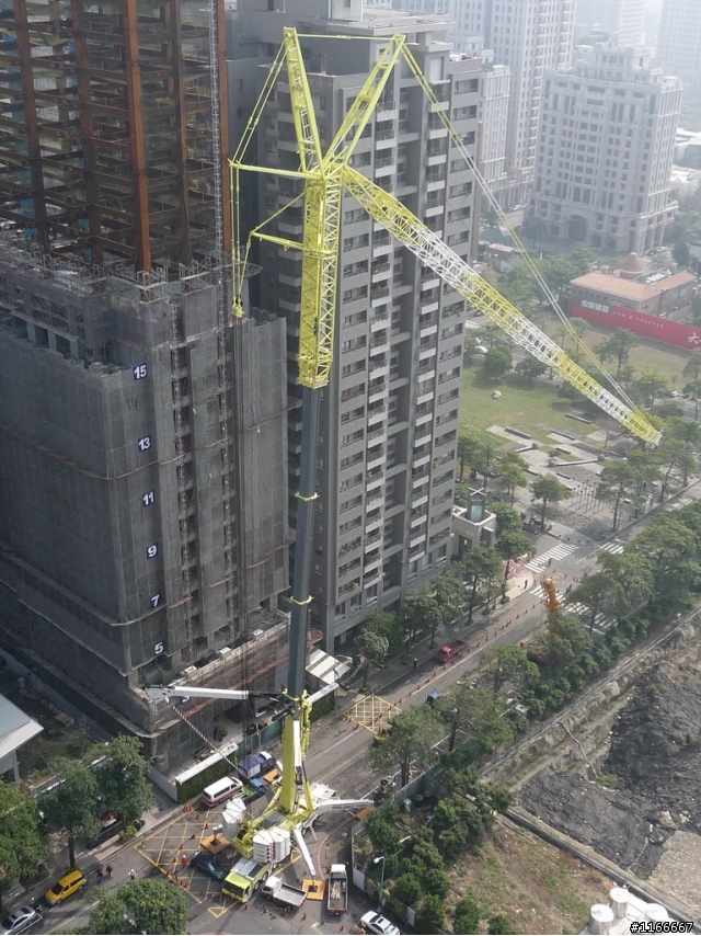 LIEBHERR-1200T吊車上工了 "2/16日新增巨怪躺下照片(拆除)"