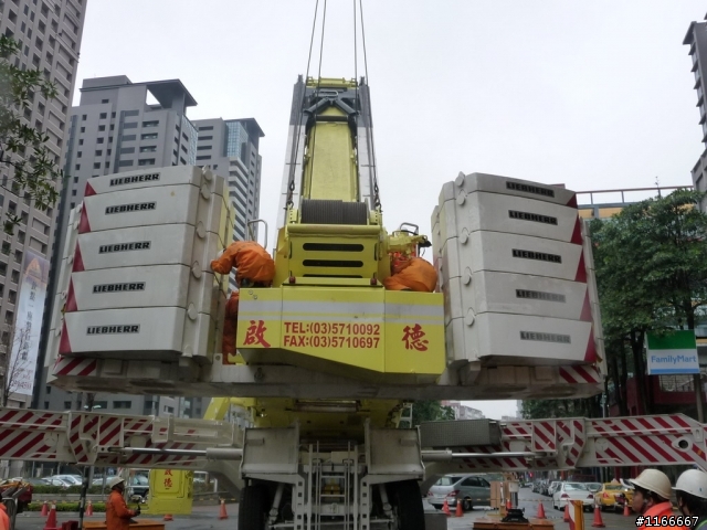 LIEBHERR-1200T吊車上工了 "2/16日新增巨怪躺下照片(拆除)"