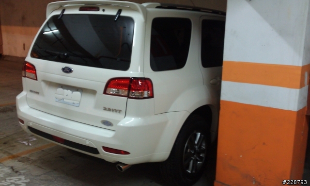 FORD ESCAPE 悍動限量版(白)小小分享
