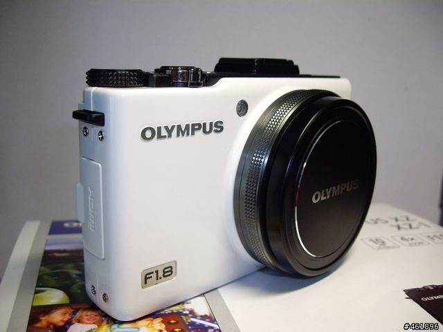 [開箱] OLYMPUS XZ-1 白