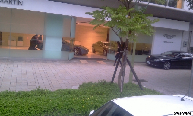 maybach one-77...等一堆名車在台北 圖多