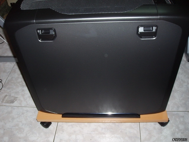 [純開箱]過完年 幫電腦換個新家 流線胖寶貝 Corsair 600T