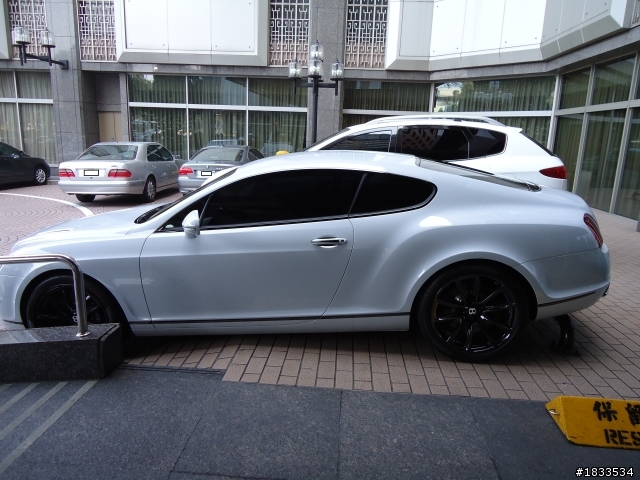 喜X登的左右護法!BENTLEY