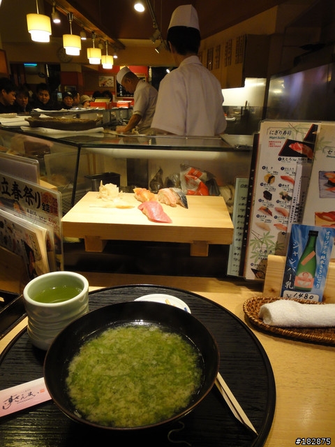 [日本][築地]這家壽司店很爛，13個壽司只給10個，大家不要去！