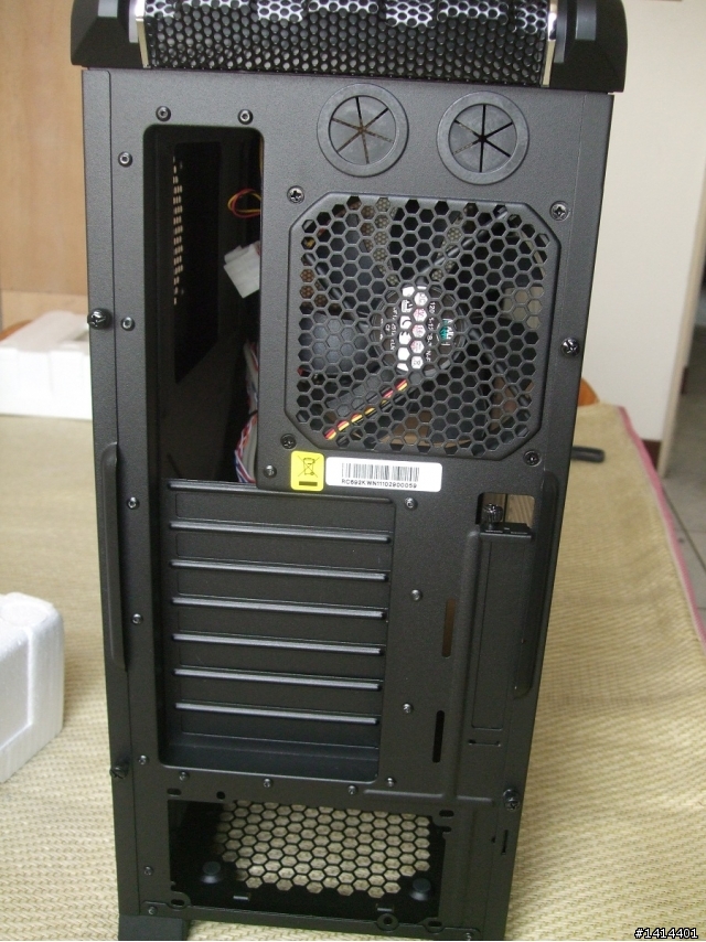 [開箱] CM690 二代 黑化透測版本