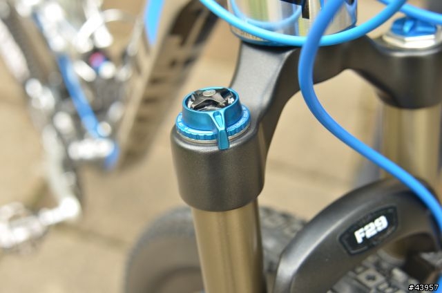 [分享]大輪子給我截然不同的新感受 2011 Giant Anthem X 29er(二奶兒)