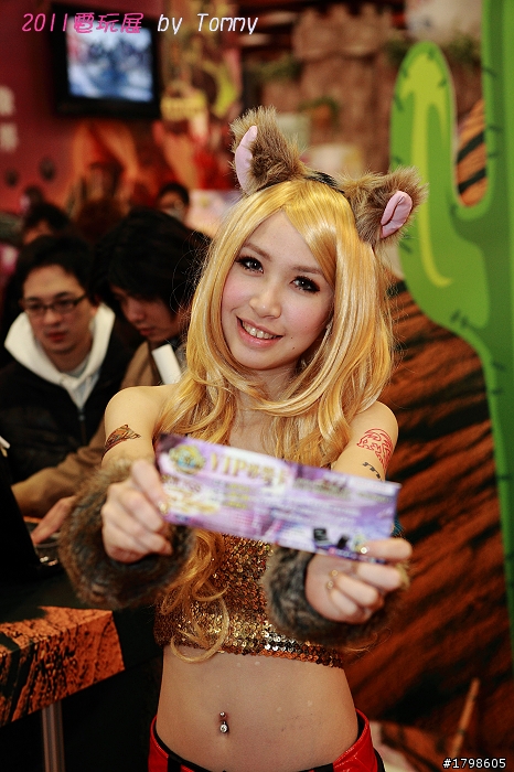 2011電玩展,暴多人的啊~~