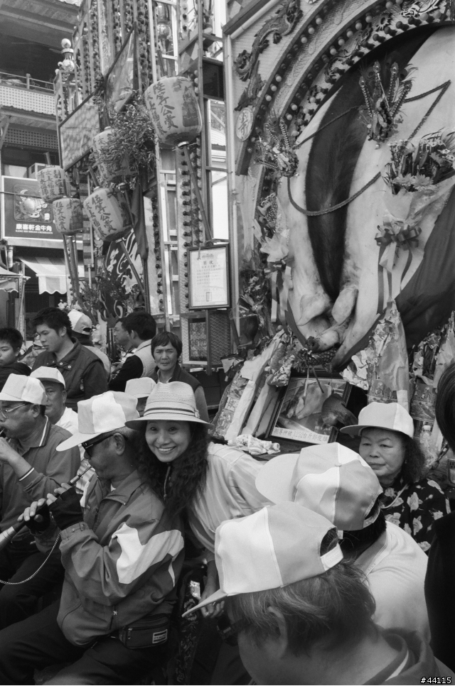[分享]初六三峽祖師廟神豬~黑白底片