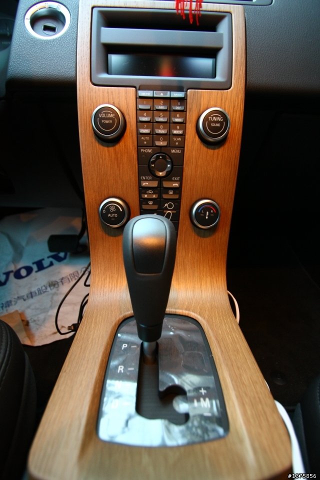 [開箱]S40 D4若是傷眼，請見諒