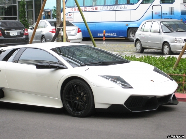 好幾隻牛--Lamborghini