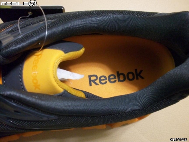 一雙可以極速奔馳的翅膀!!Reebok zigtech 開箱分享~