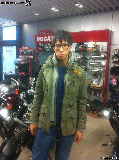 SUPERDRY 少人開的Rifleman v-10(傷眼實穿照)