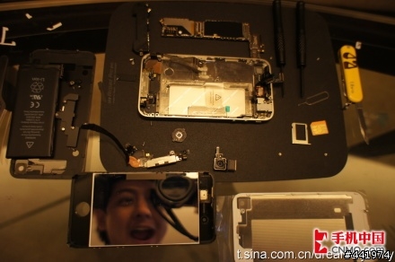 林志穎 也愛搞diy 拆解iPhone 4 把黑殼換成白殼  內圖有真相