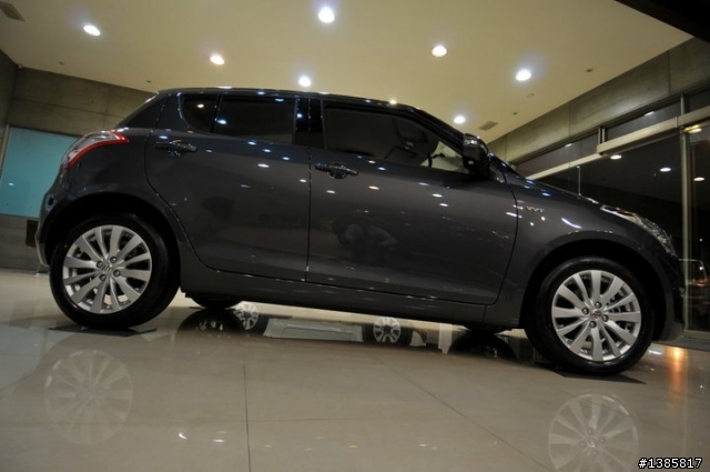 燒滾滾的all new suzuki swift 新車照