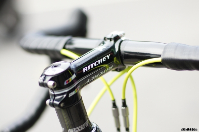 [7.3kg] 閃電CR1 SCOTT 碳纖公路車登場。