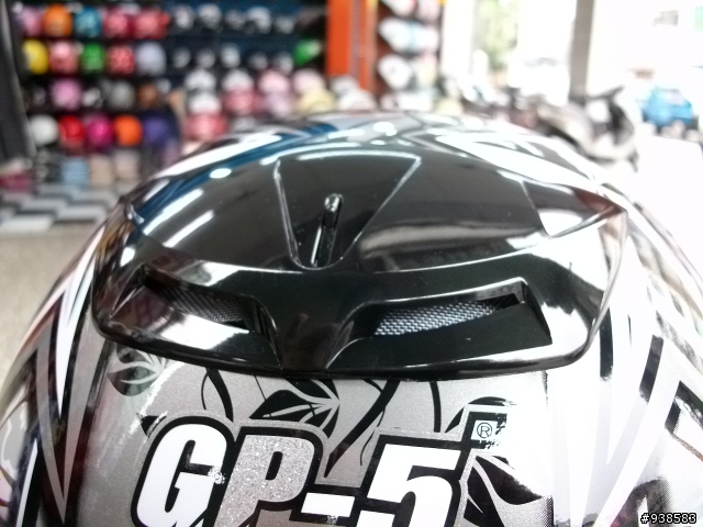 純分享，有品牌偏見慎入[女同學花錢，我來開箱]CUXI吃的下的全罩帽-GP5 682