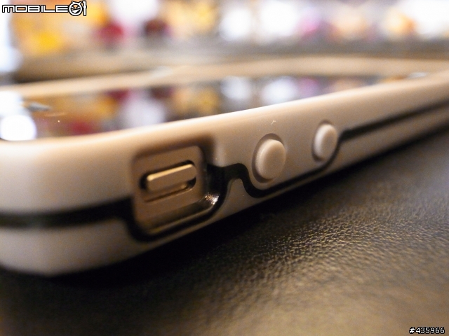 [分享] aprolink For iPhone4 夜光背蓋~
