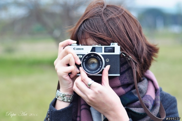 我的第一台"萊卡"canonet QL17  生於1965年 同場現映 canon flash unit J-2 古董閃燈 新增照片canonet QL17  第一捲