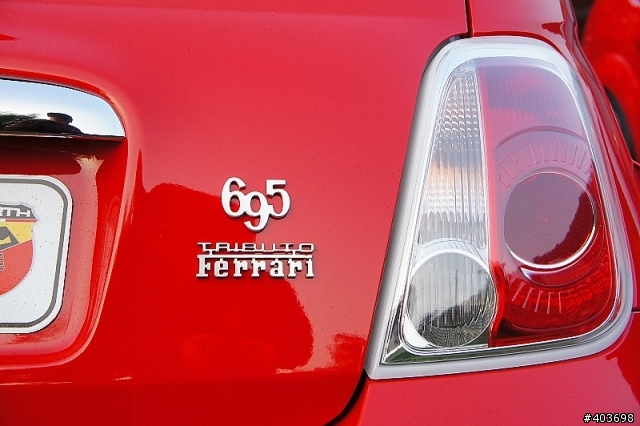 驚見超火紅 Abarth 500 法拉利 695(有圖)!!