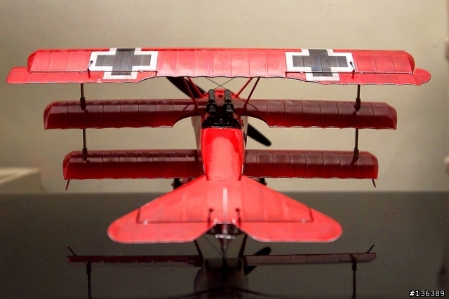 [作品]Fokker DR.I 紅男爵 Revell 1/28 一戰三翼戰鬥機