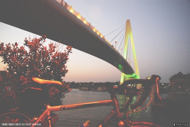 20110226 我跟小路的小旅行-永和淡水  NIKON D80+SIGAMA17-70 DC