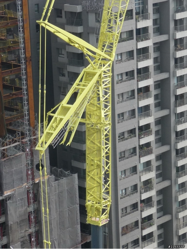 LIEBHERR-1200T吊車上工了 "2/16日新增巨怪躺下照片(拆除)"