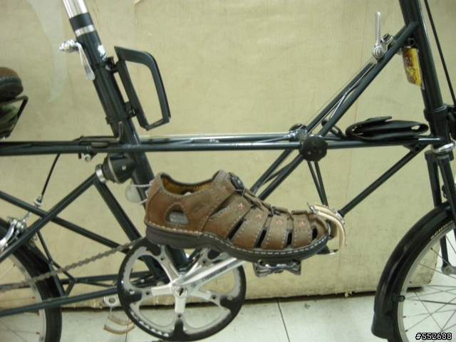 Clarks皮質休閒涼鞋