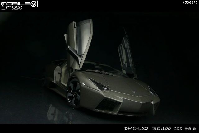 [1/18]地表上的戰鬥機 － Reventon