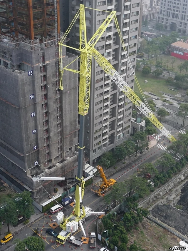 LIEBHERR-1200T吊車上工了 "2/16日新增巨怪躺下照片(拆除)"