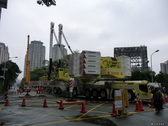 LIEBHERR-1200T吊車上工了 "2/16日新增巨怪躺下照片(拆除)"