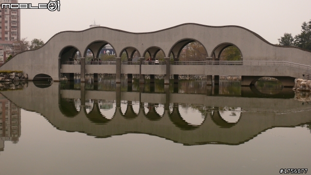 【小品】台中市區''豐樂雕塑公園''任意跑