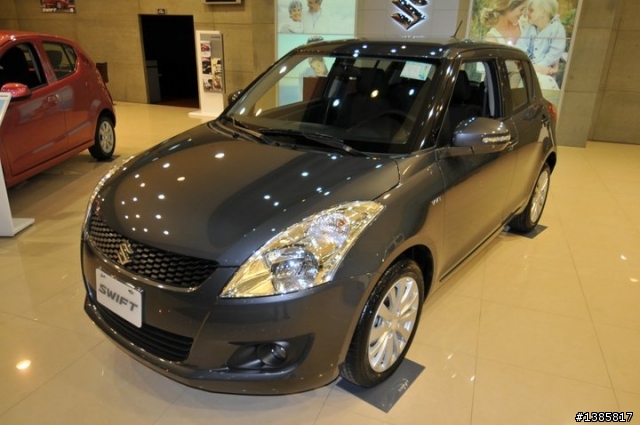燒滾滾的all new suzuki swift 新車照
