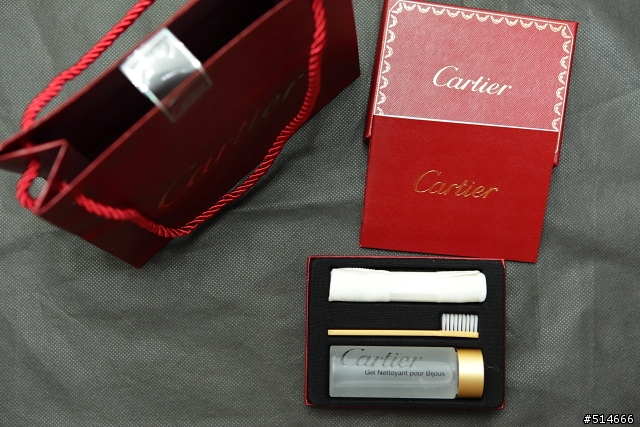 民國100年1月1日的台北101之願 -- Cartier "Trinity" 對戒