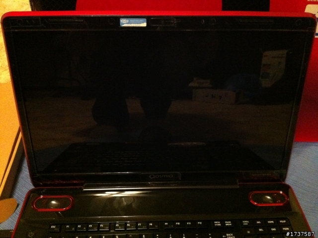 [開箱]  Toshiba 最高效能機種 Qosmio - X505 第一次開箱 !!