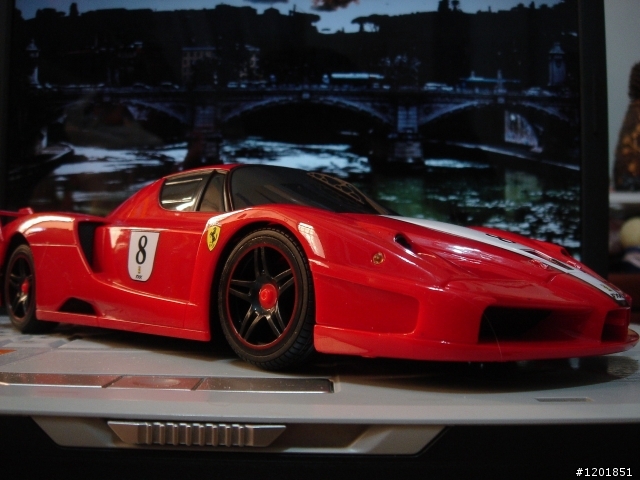 平價的實車比例遙控車- 1/18 Ferrari FXX part2