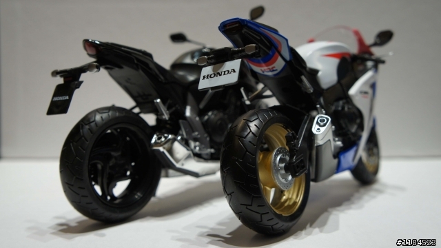 1:12 重機模型 HONDA CBR1000rr(仿賽) and CB1000r(街車)